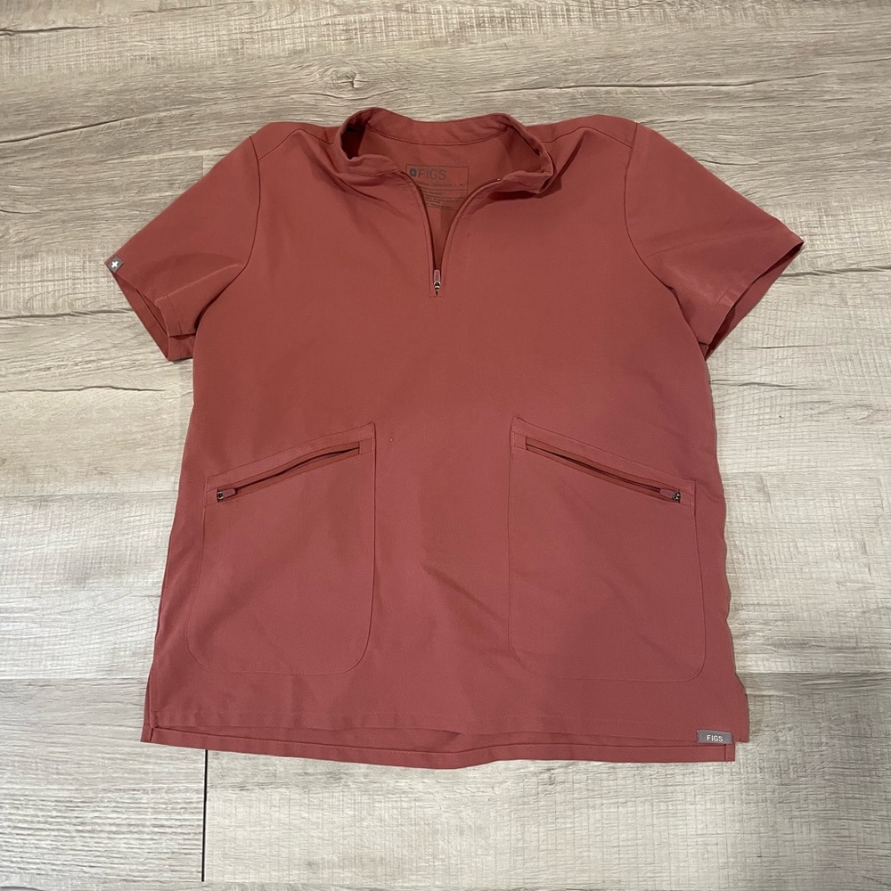 Mauve figs scrub top